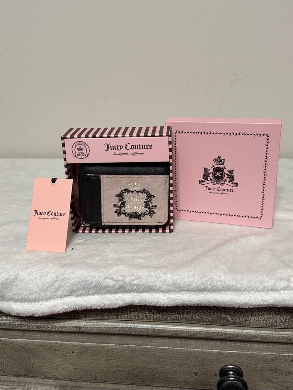 Accessories Subcategory Classification - Picture 3 of 6